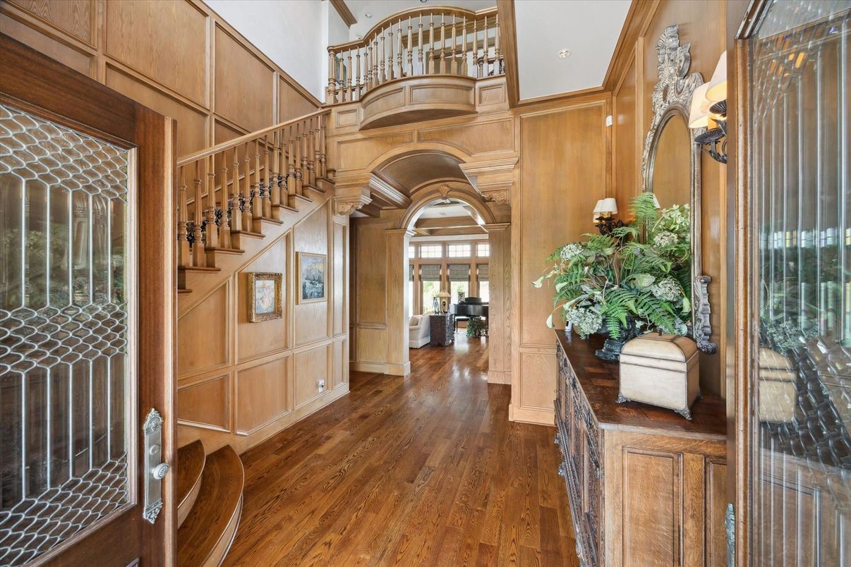 Interior, Recessed Lighting, Wood Texture Flooring, Wooden Walls