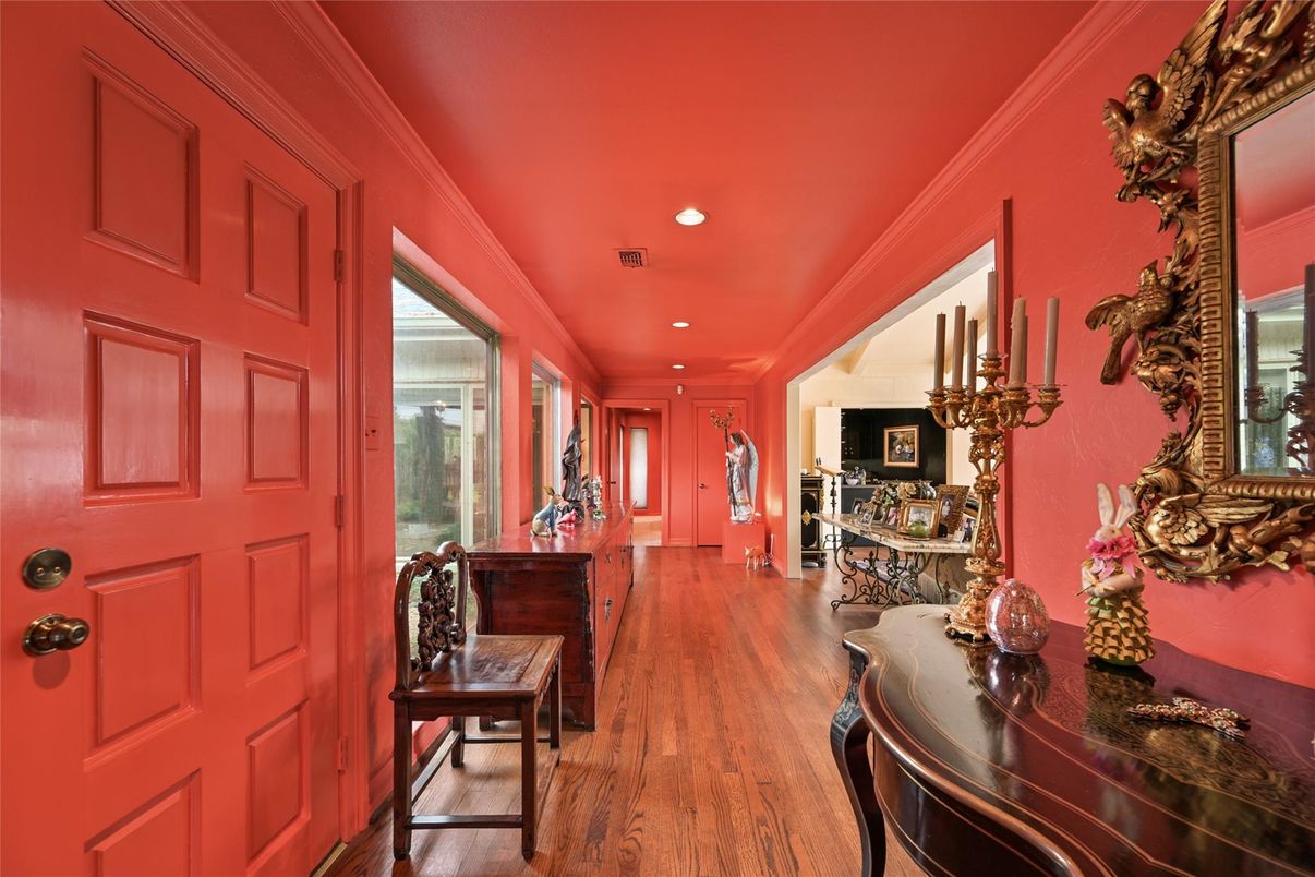 Chandelier, Dining room, Interior, Recessed Lighting, Wood Texture Flooring