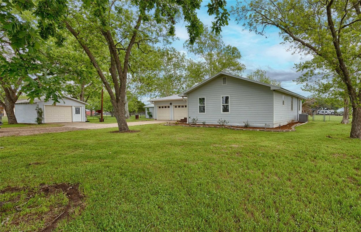Backyard, Detached Garage, Exterior