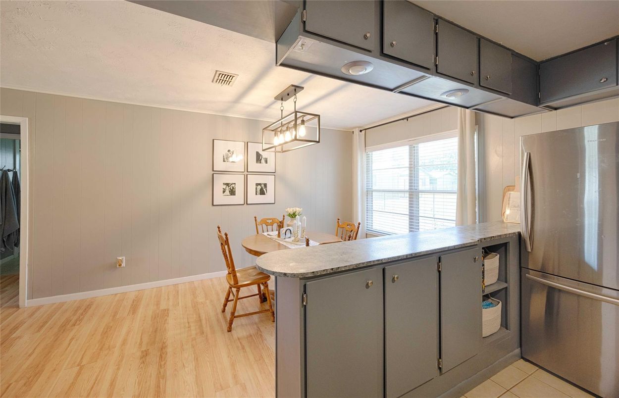 Dining room, Interior, Kitchen, Pendant Lights, Wood Texture Flooring