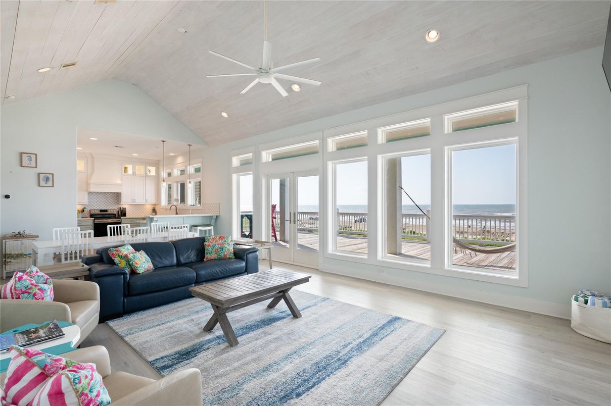 Interior, Kitchen, Living room, Pendant Lights, Recessed Lighting, Water, Wood Texture Flooring