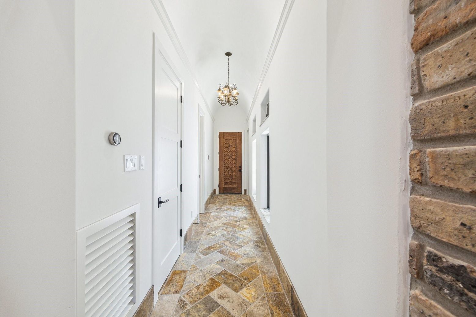 Chandelier, Interior