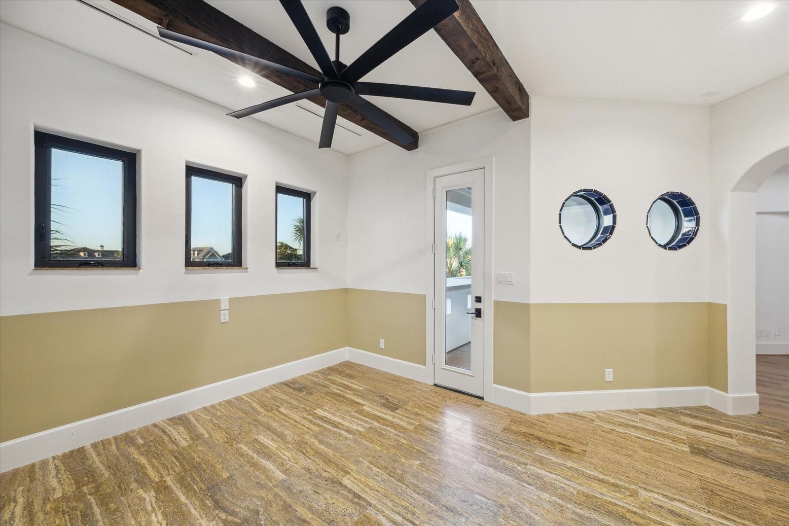 Empty room, Interior, Recessed Lighting, Wooden Beams, Wood Texture Flooring