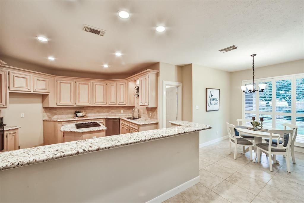 Chandelier, Dining room, Interior, Kitchen, Pendant Lights, Recessed Lighting, Water