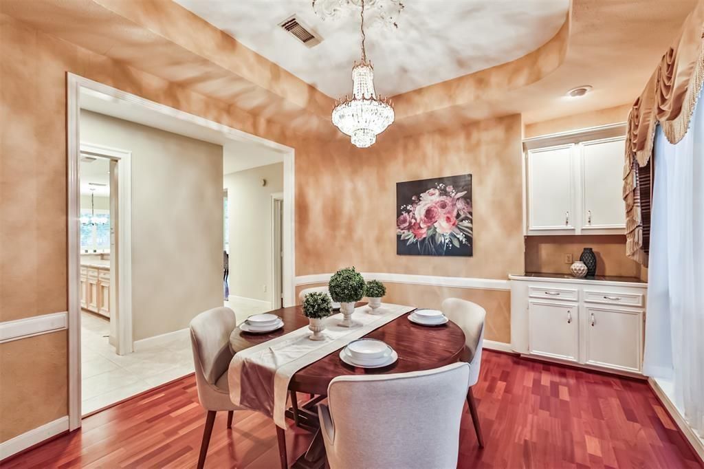 Chandelier, Dining room, Interior, Recessed Lighting, Wood Texture Flooring