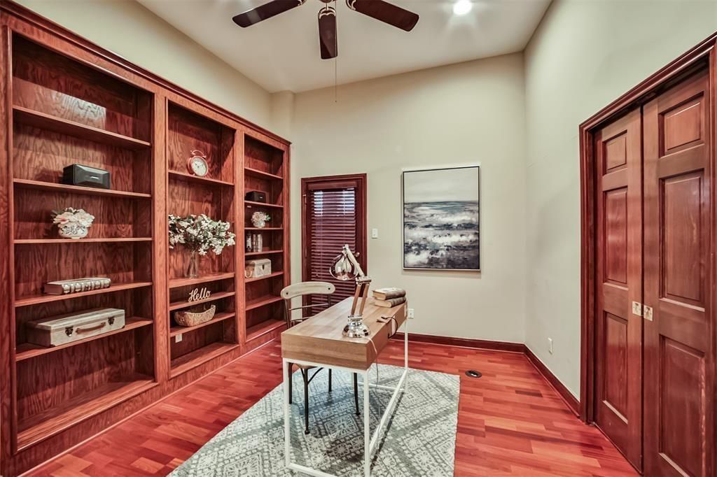 Home Office, Interior, Recessed Lighting, Wood Texture Flooring