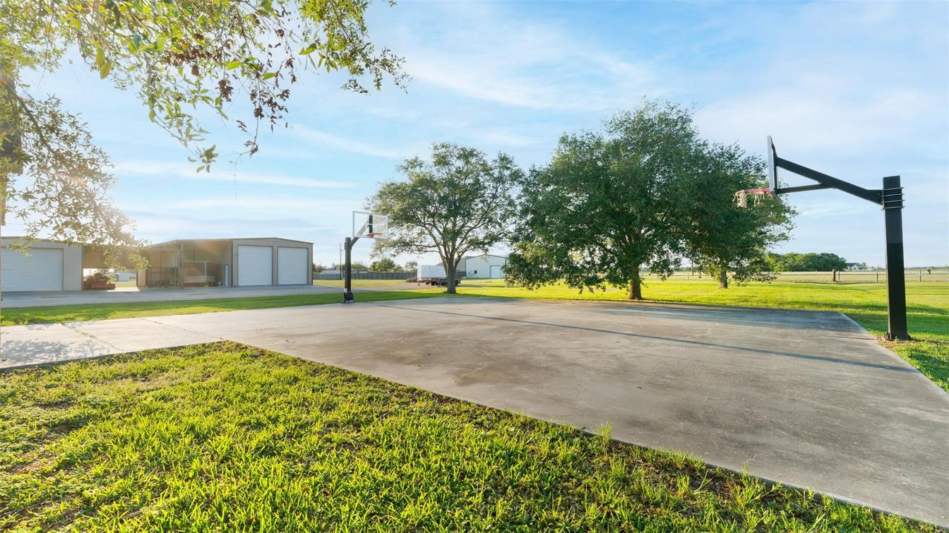 Backyard, Detached Garage, Exterior