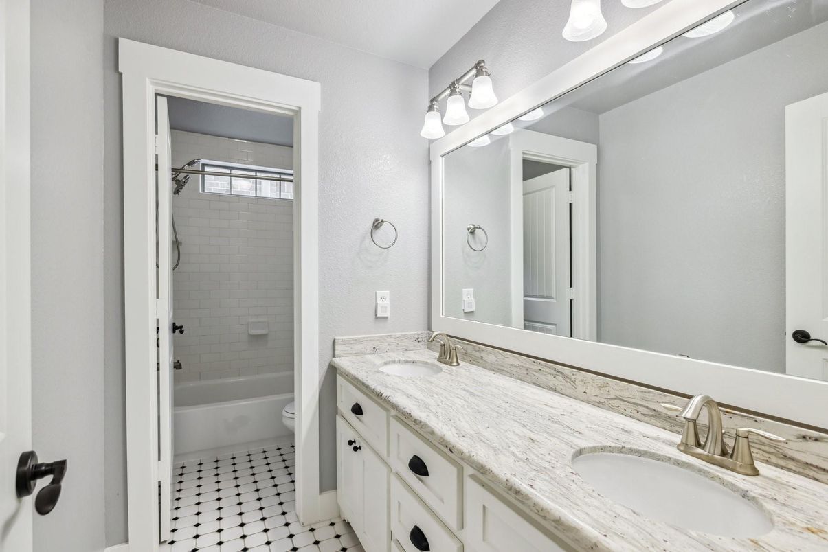Bathroom, Dual Sink Vanities, Interior