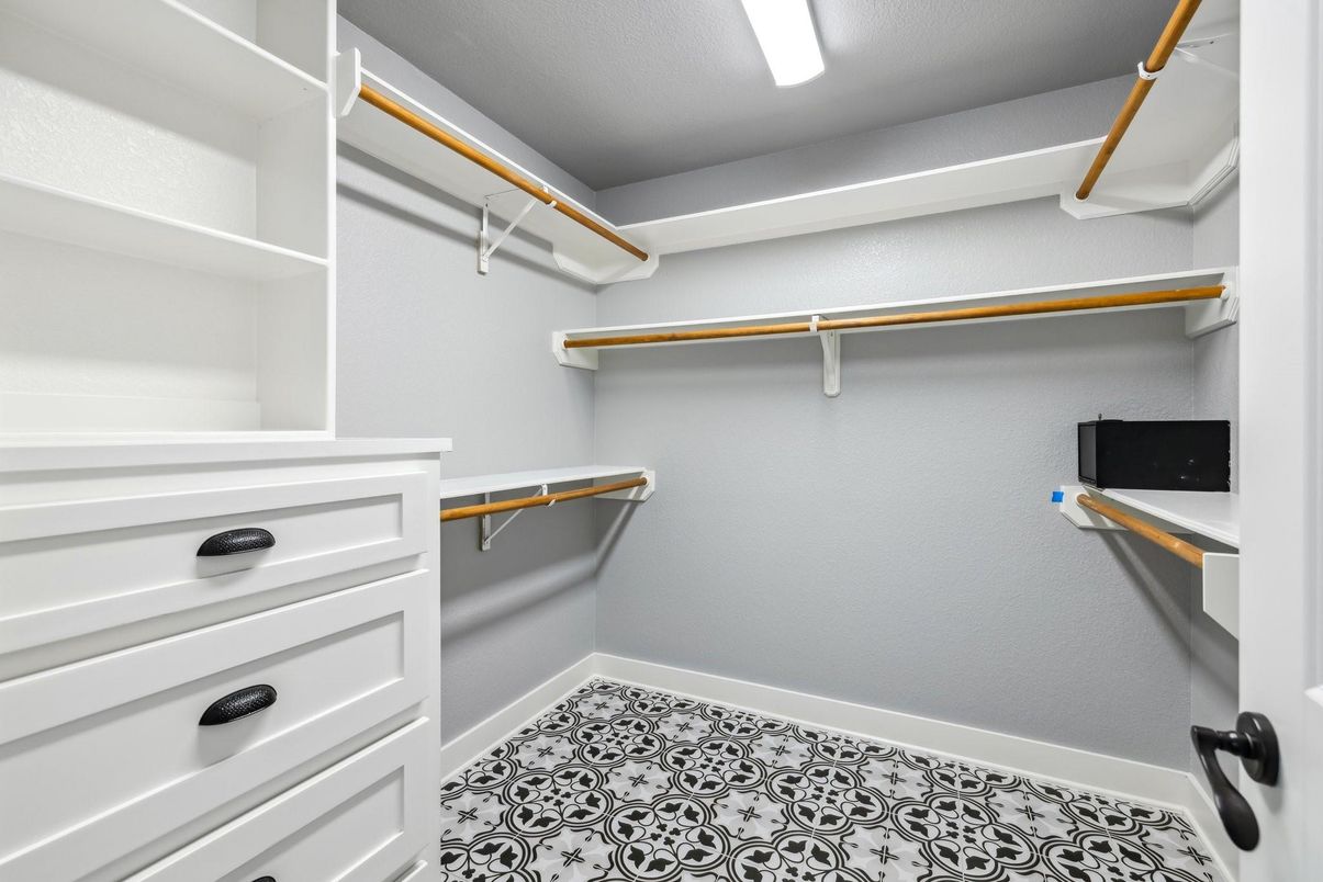 Interior, Recessed Lighting, Walk-in Closets