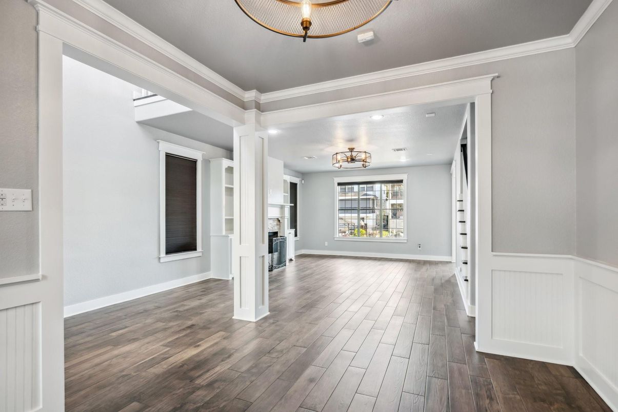 Interior, Recessed Lighting, Wood Texture Flooring