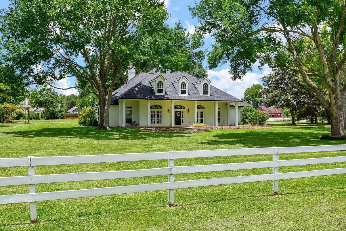 Backyard, Exterior, Facade, French Provincial
