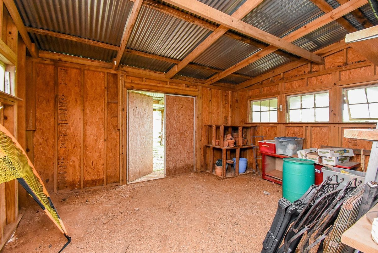 Empty room, Interior, Wooden Beams, Wooden Walls