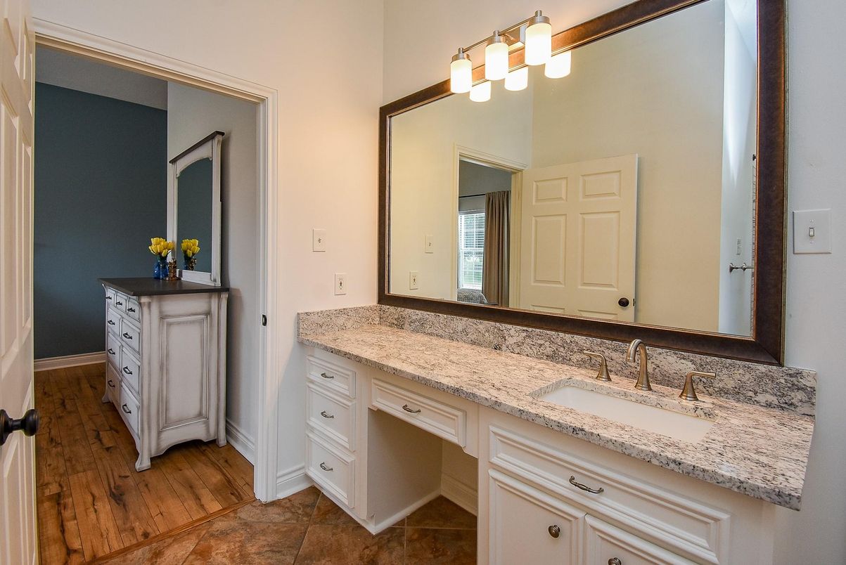 Bathroom, Dual Sink Vanities, Interior