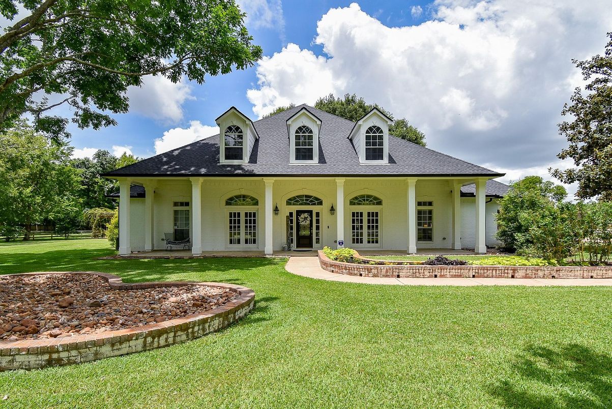 Exterior, Facade, French Provincial