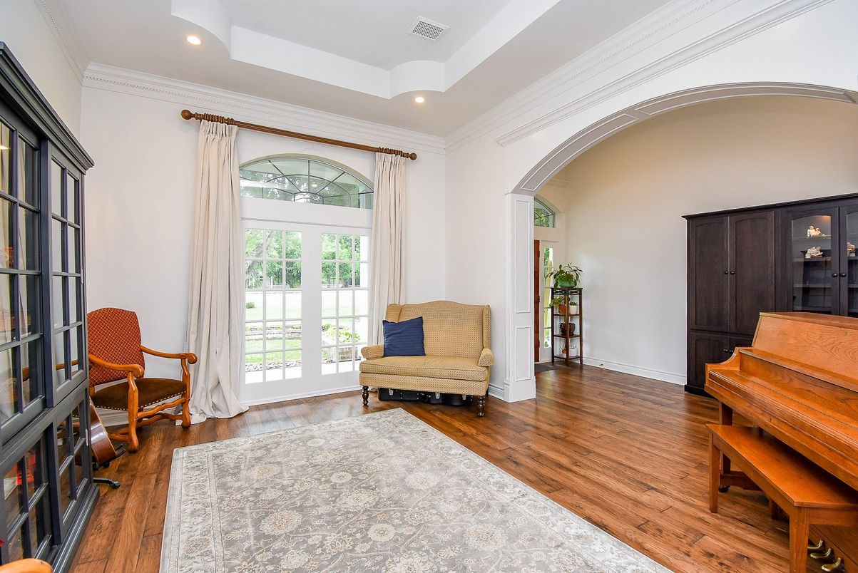Interior, Piano, Recessed Lighting, Wood Texture Flooring