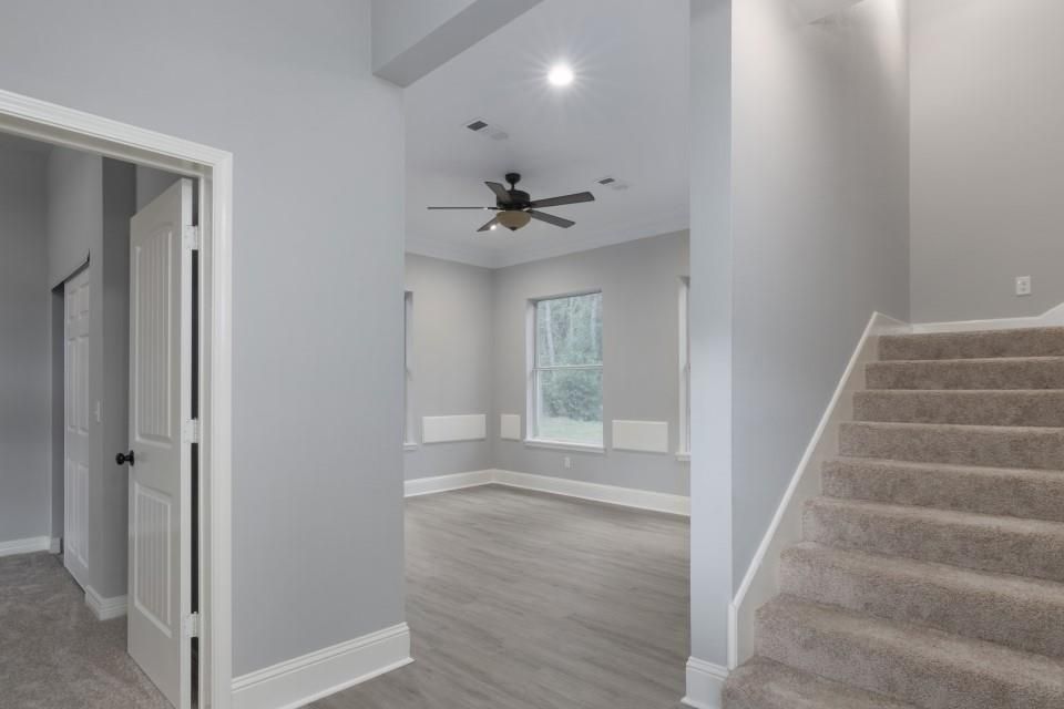 Empty room, Interior, Recessed Lighting, Wood Texture Flooring