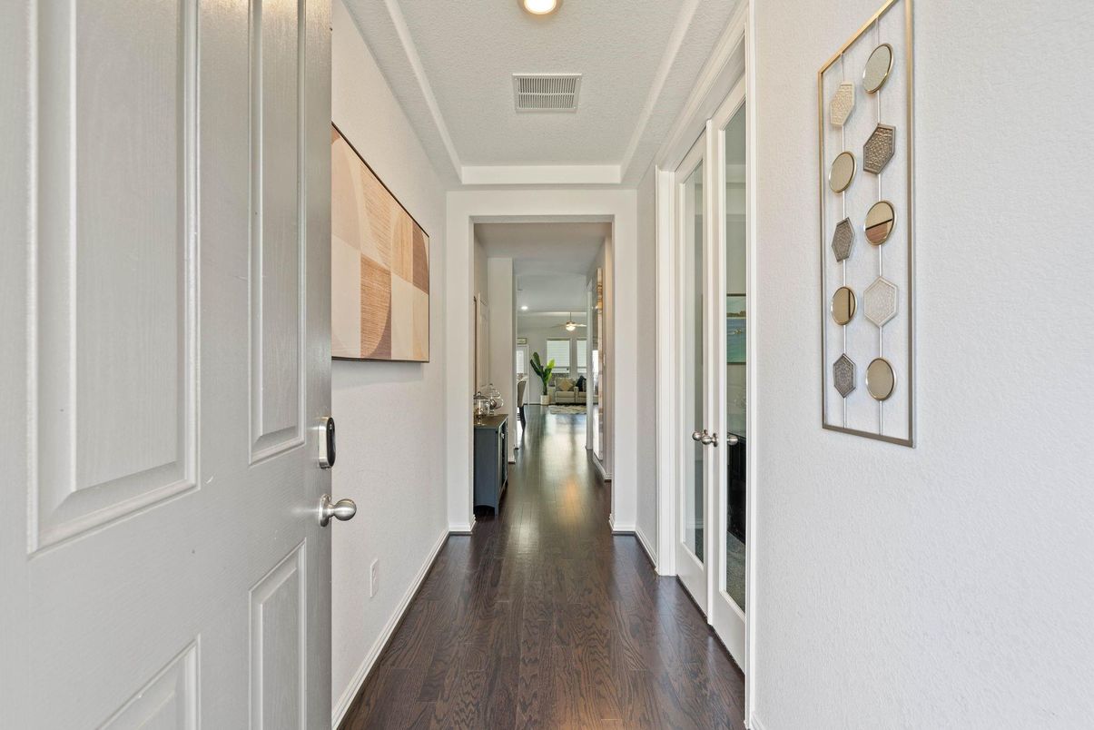 Interior, Recessed Lighting, Wood Texture Flooring