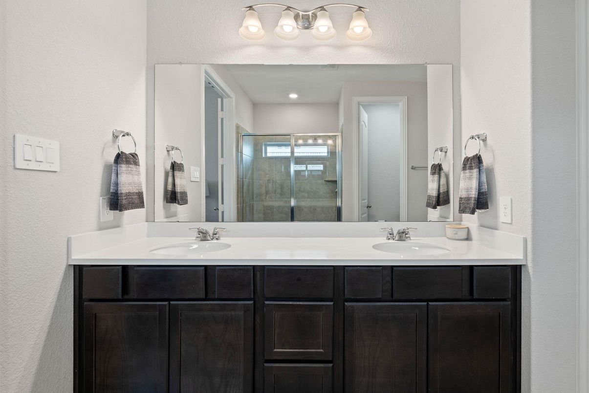 Bathroom, Dual Sink Vanities, Interior