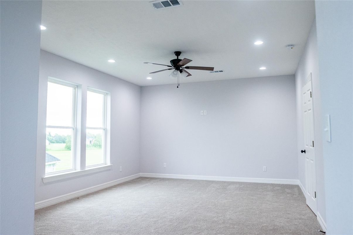 Empty room, Interior, Recessed Lighting