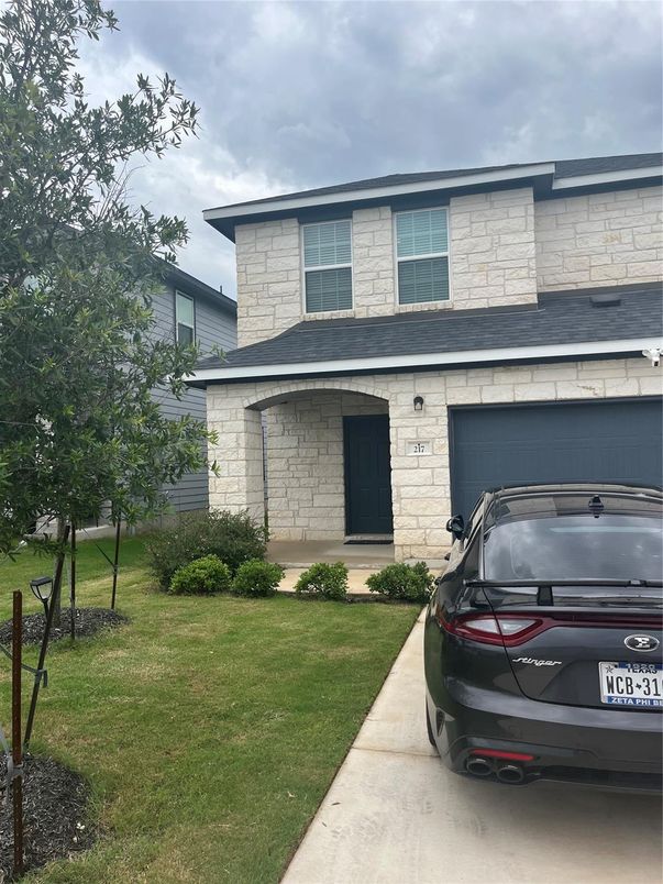 Attached, Exterior, Facade, Modern