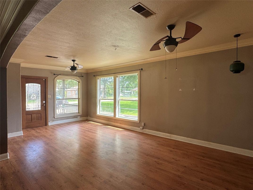 Empty room, Interior, Pendant Lights, Wood Texture Flooring