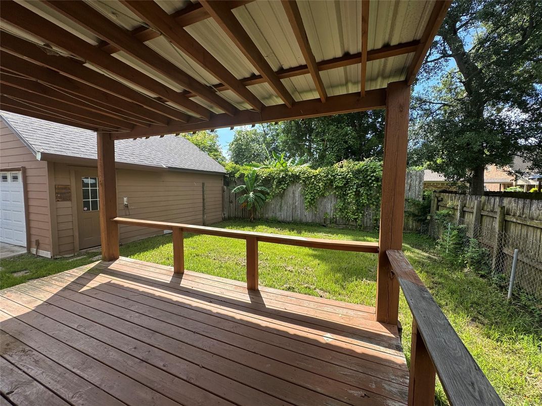 Backyard, Detached Garage, Exterior