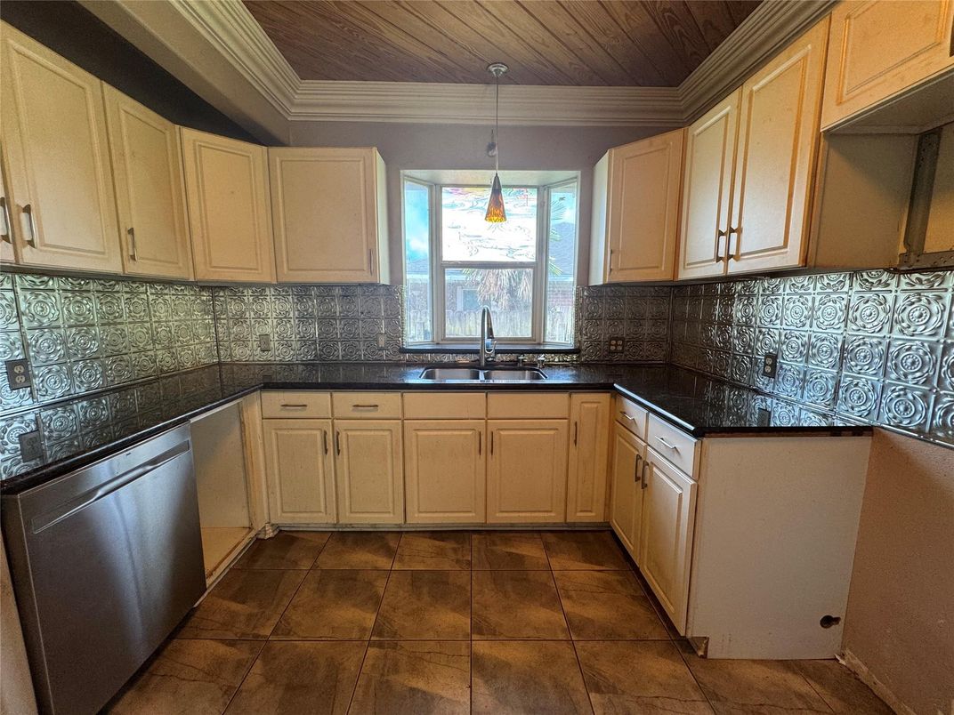 Interior, Kitchen, Pendant Lights, Wooden Ceilings