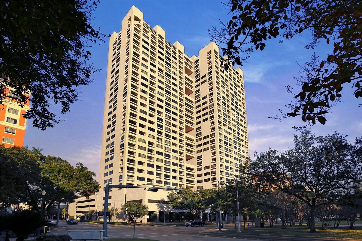 Exterior, Facade, Condo Building