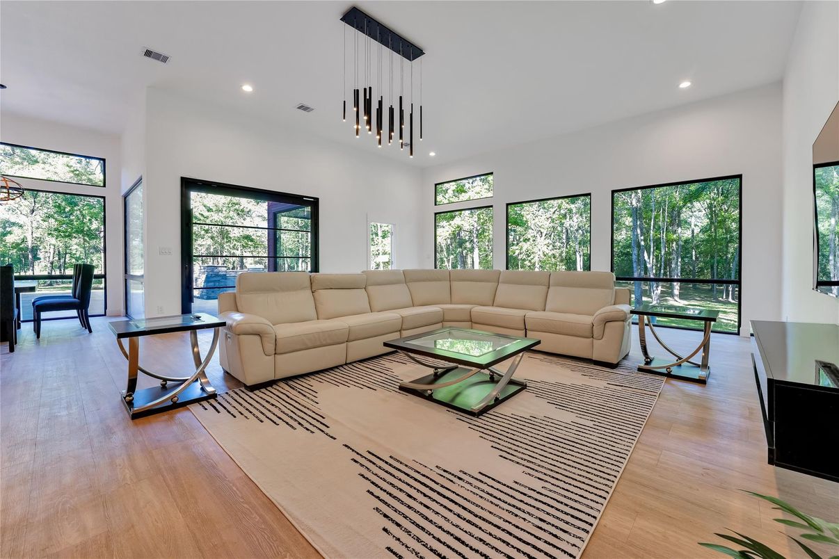 Interior, Living room, Pendant Lights, Recessed Lighting, Wood Texture Flooring