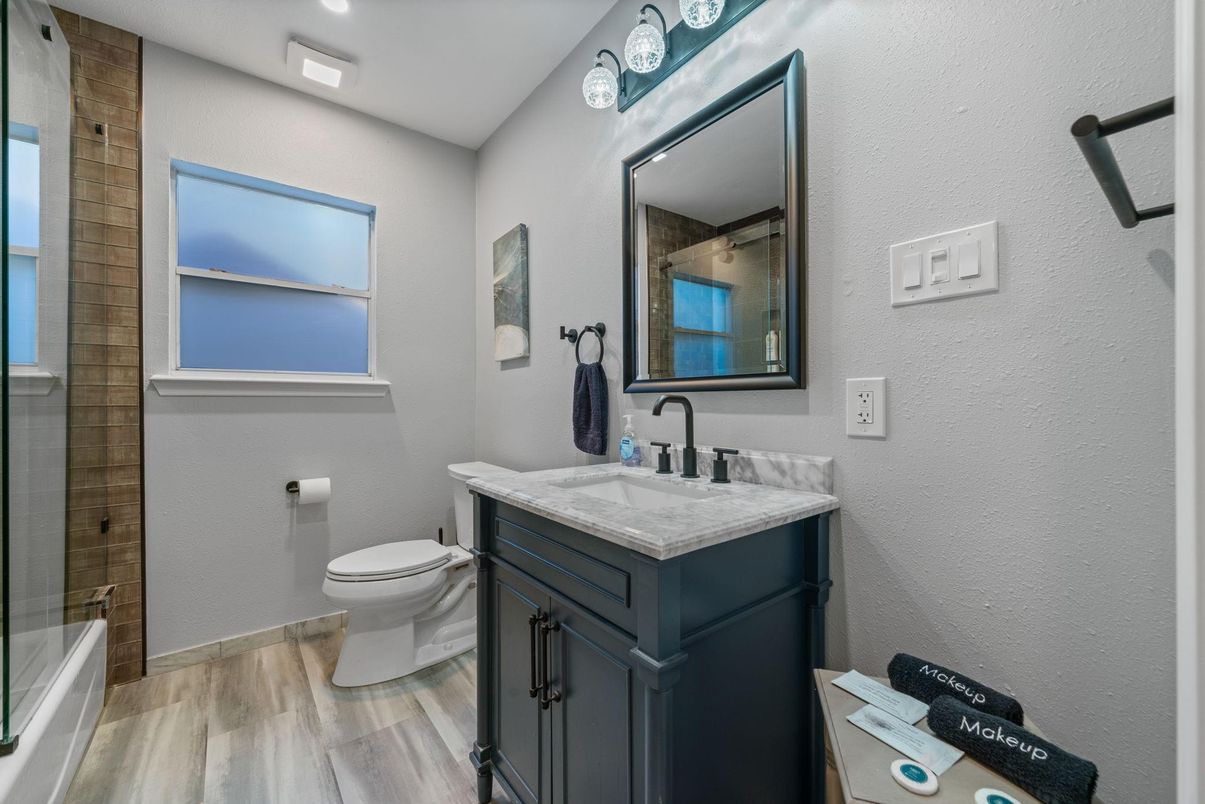 Bathroom, Interior, Recessed Lighting, Wood Texture Flooring