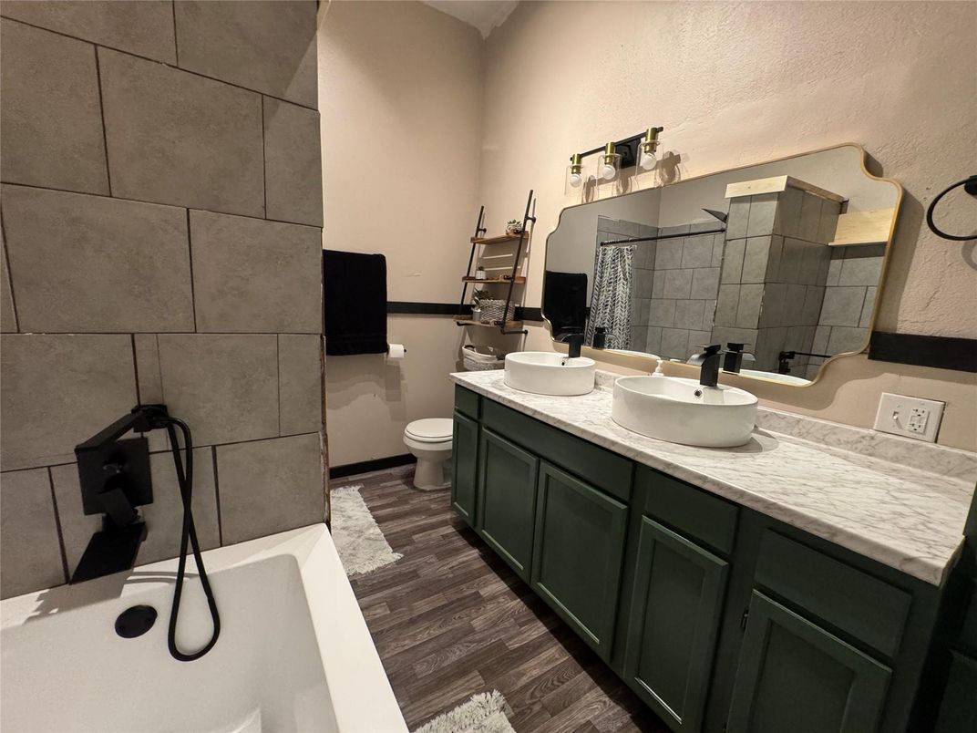Bathroom, Dual Sink Vanities, Interior, Wood Texture Flooring
