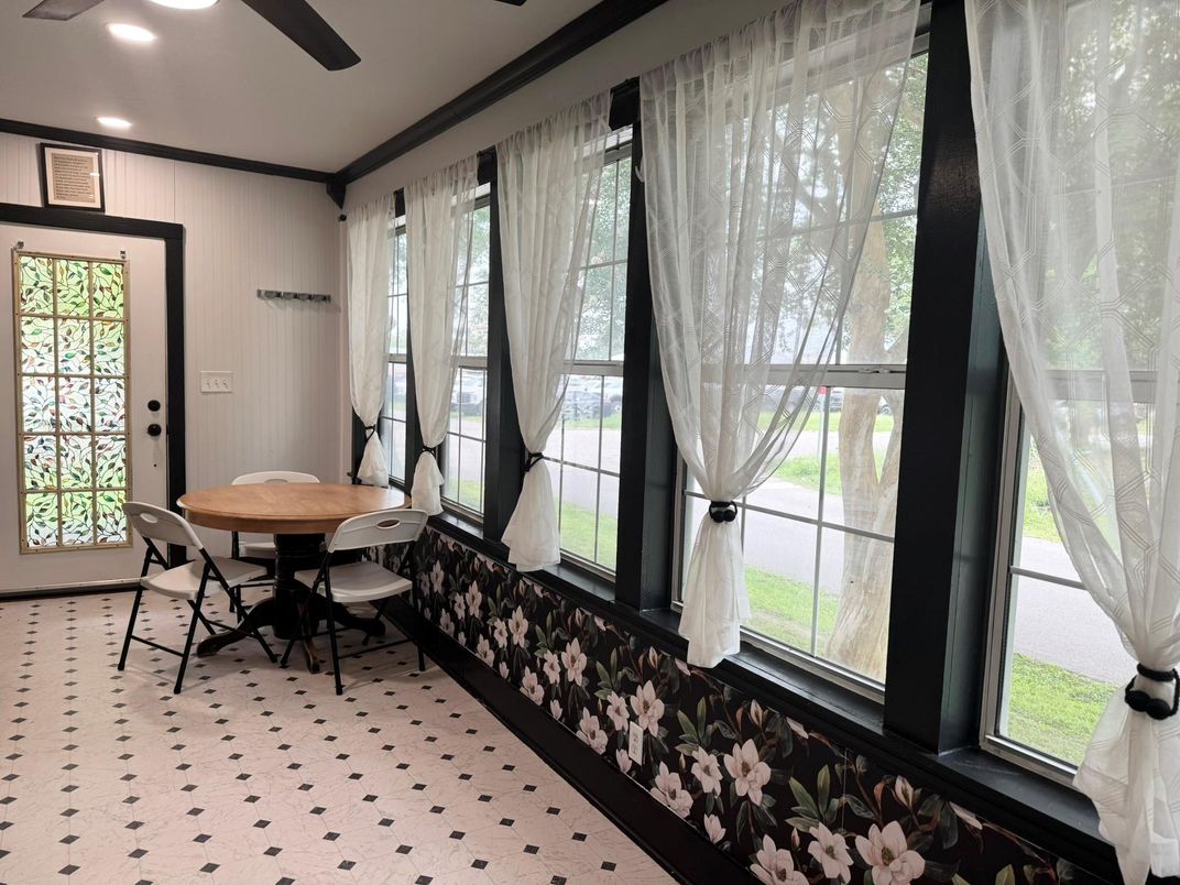 Dining room, Interior, Recessed Lighting