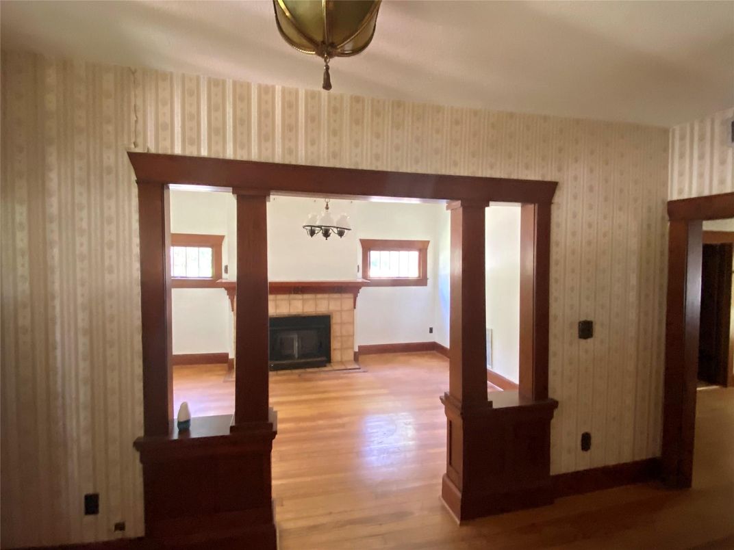 Fireplace, Interior, Pendant Lights, Wood Texture Flooring