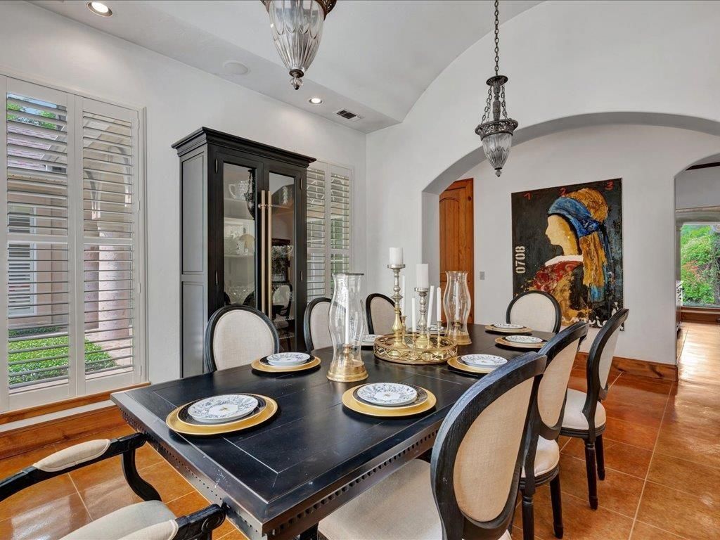 Dining room, Interior, Pendant Lights, Recessed Lighting