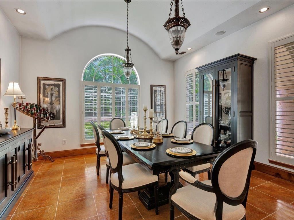 Dining room, Interior, Pendant Lights, Recessed Lighting