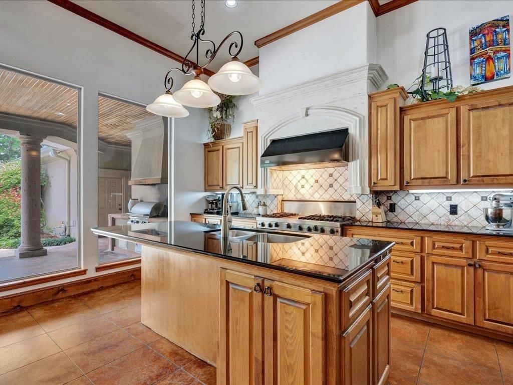 Interior, Kitchen, Pendant Lights, Stainless Steel Appliances