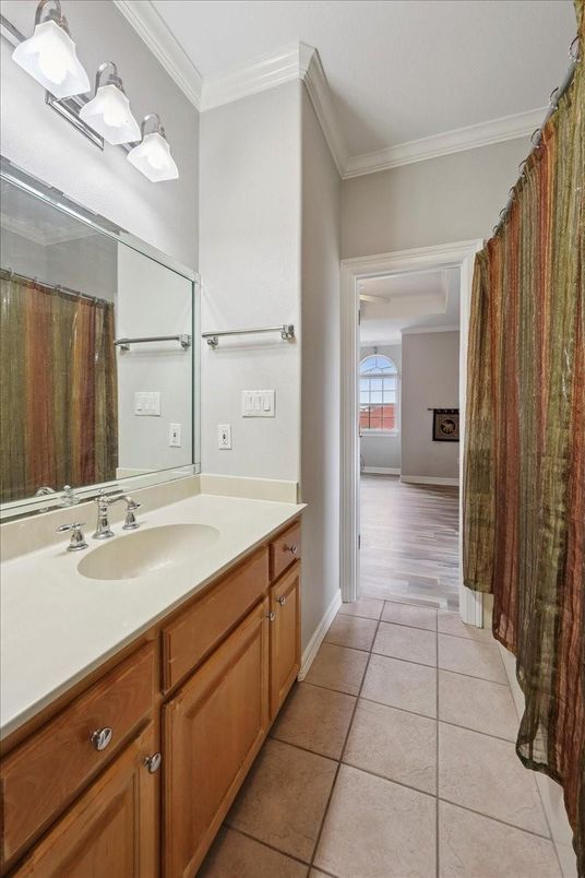 Bathroom, Dual Sink Vanities, Interior, Wood Texture Flooring
