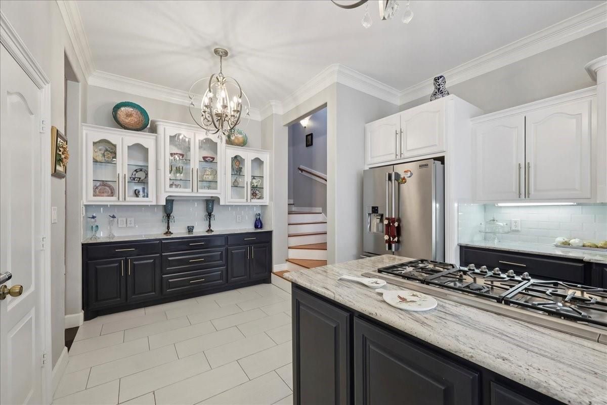 Chandelier, Interior, Kitchen
