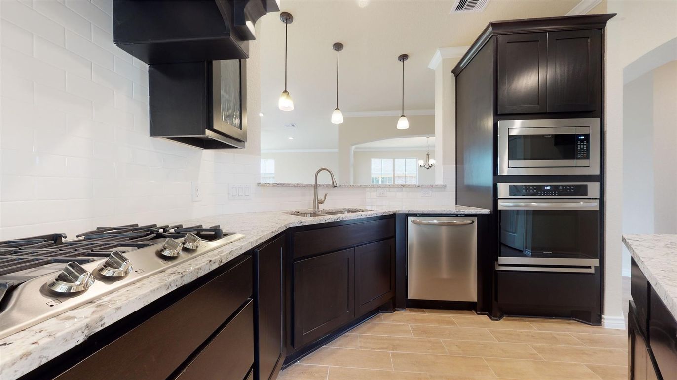 Interior, Kitchen, Pendant Lights, Stainless Steel Appliances