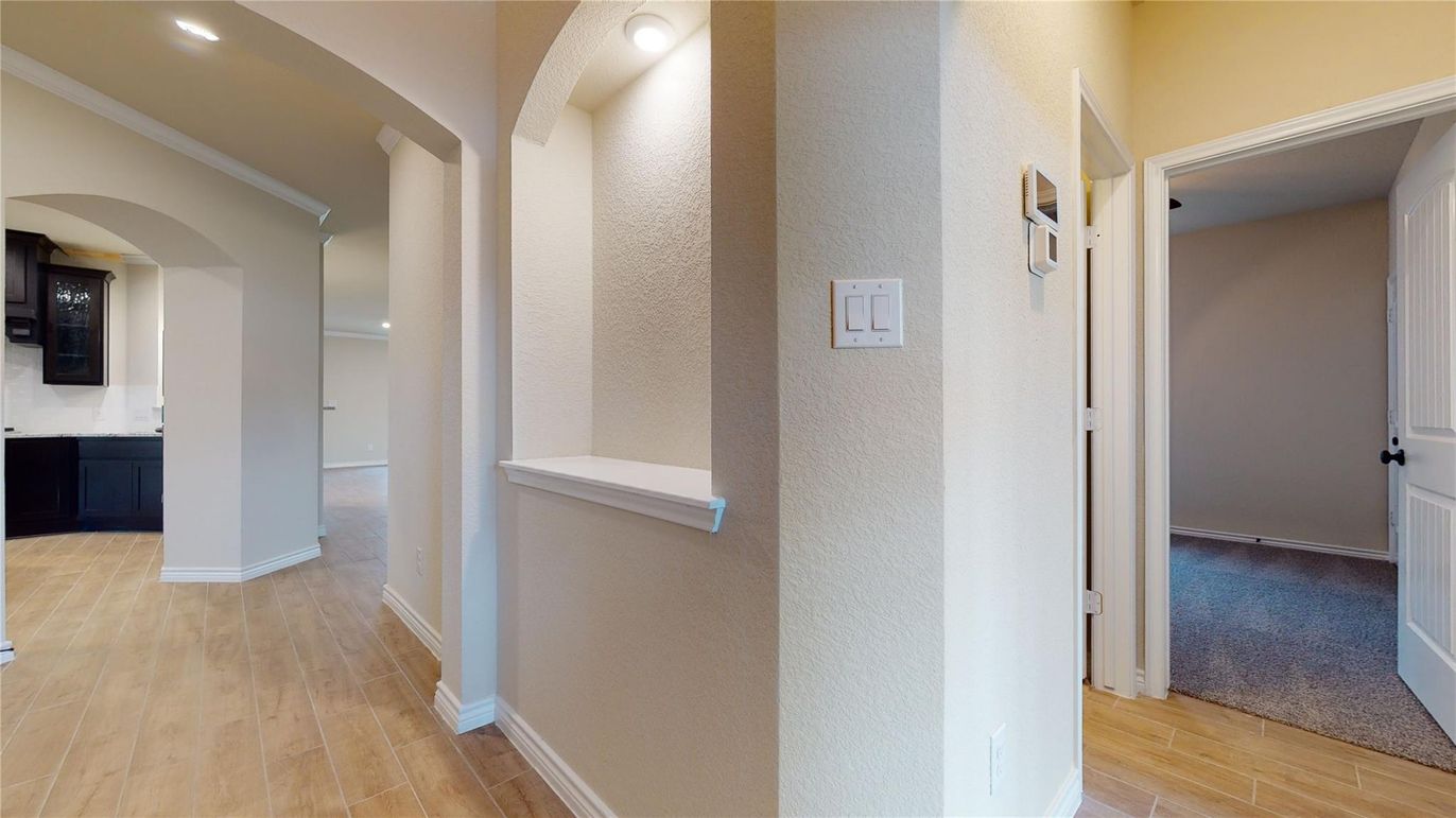 Interior, Recessed Lighting, Wood Texture Flooring