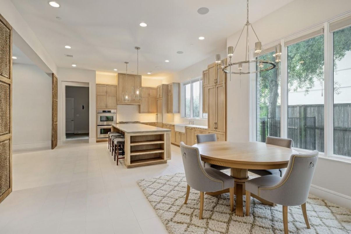 Dining room, Interior, Kitchen, Pendant Lights, Recessed Lighting, Stainless Steel Appliances