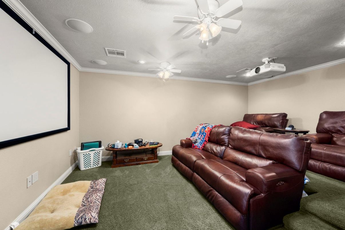 Interior, Projection Screen, Recessed Lighting, Theatre Room