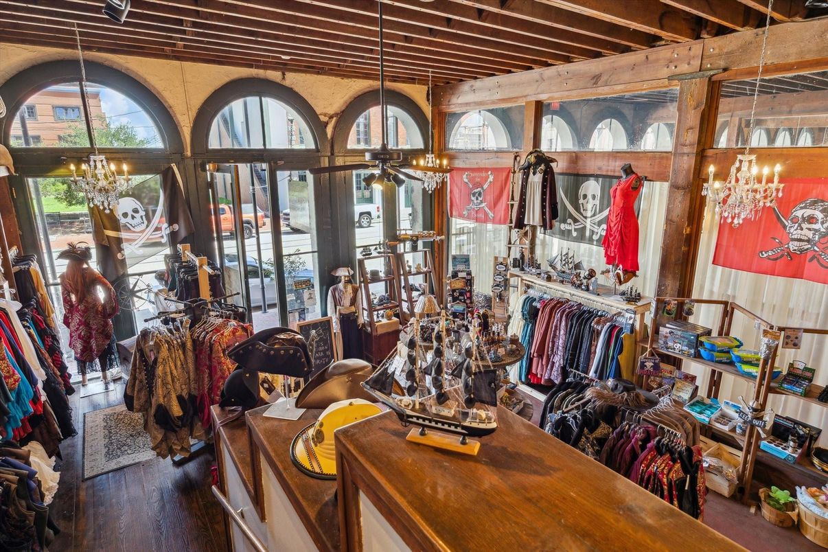 Chandelier, Dining room, Interior, Wooden Beams, Wood Texture Flooring