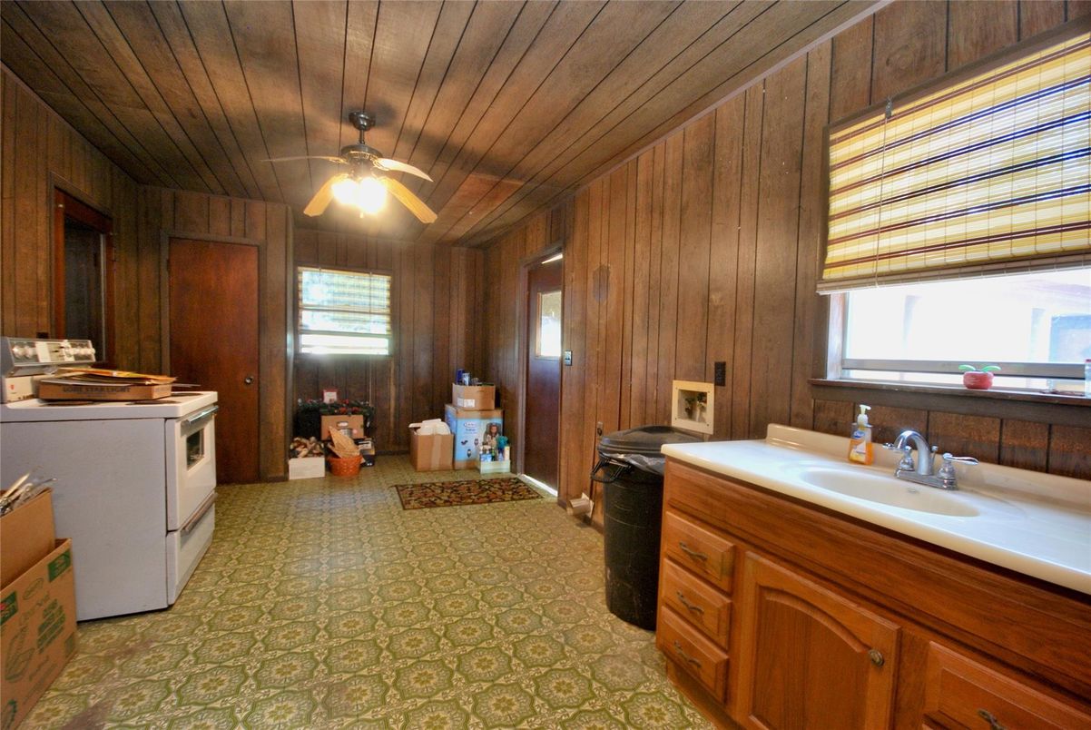 Interior, Kitchen, Wooden Ceilings, Wooden Walls