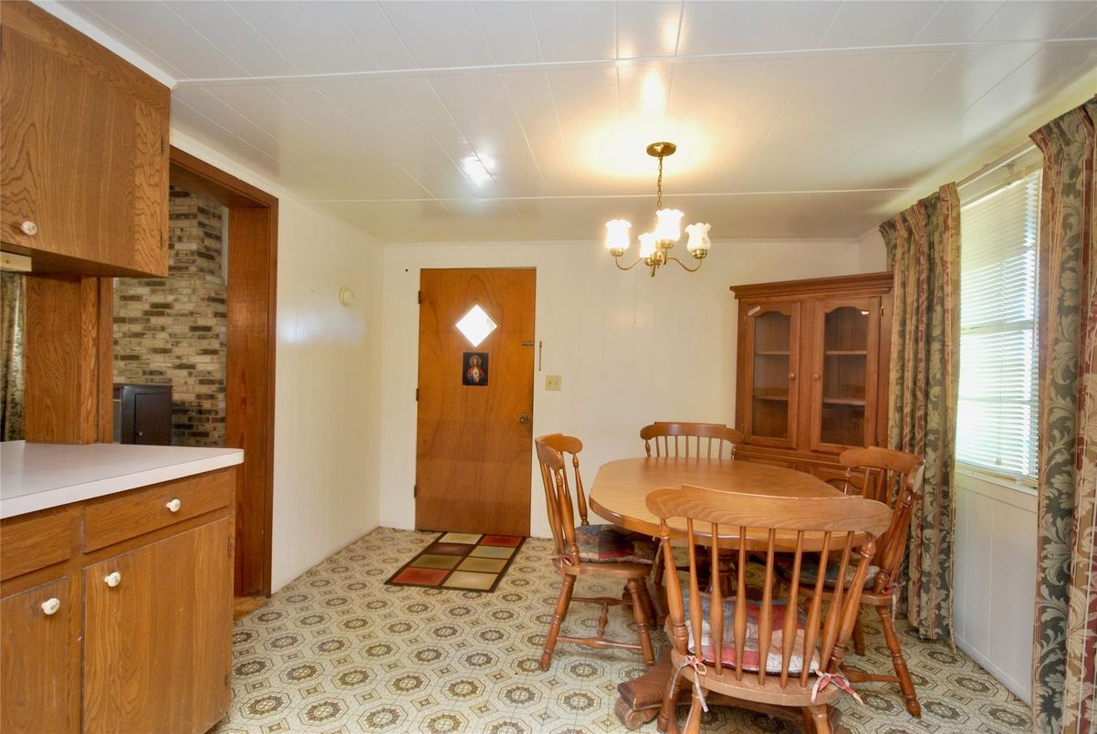 Chandelier, Dining room, Interior, Stone Walls