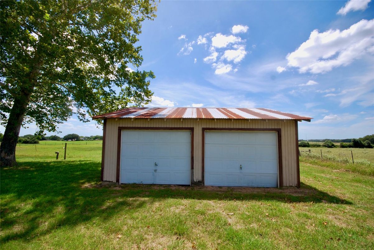 Backyard, Detached Garage, Exterior