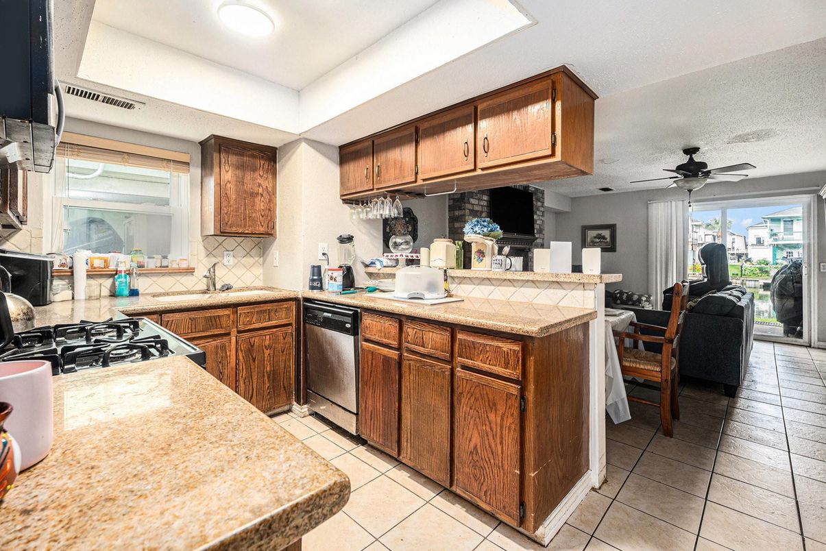 Interior, Kitchen, Recessed Lighting