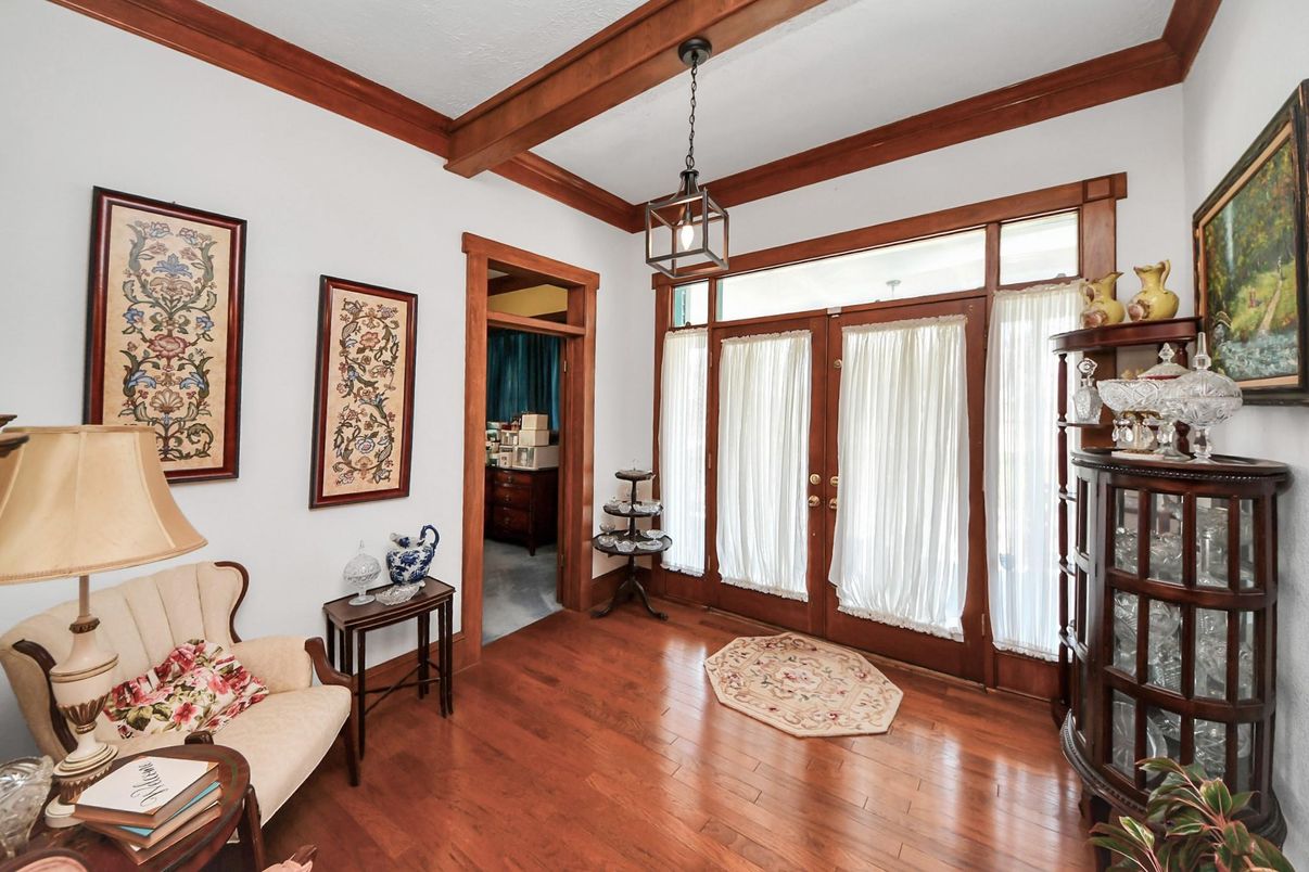 Interior, Pendant Lights, Wooden Beams, Wood Texture Flooring