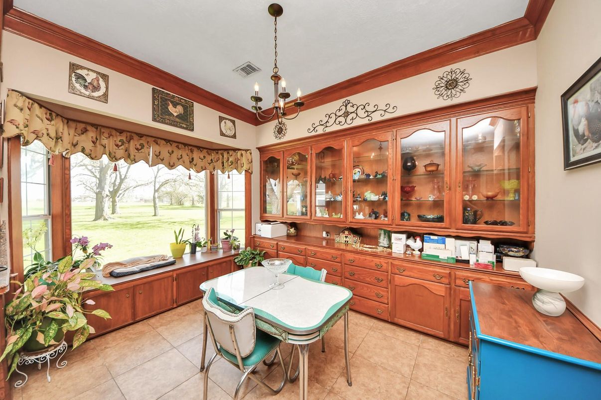 Chandelier, Interior
