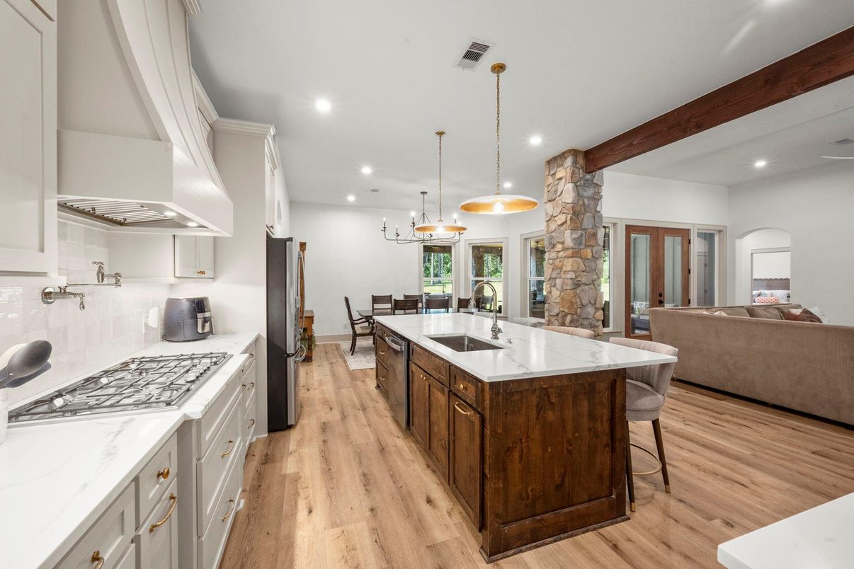 Dining room, Interior, Kitchen, Pendant Lights, Recessed Lighting, Wood Texture Flooring